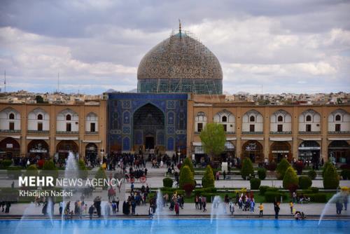 حدود ۷ میلیون نفر توریست نوروزی وارد اصفهان شدند