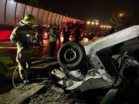 تصادف مرگبار پژو ۲۰۶ در بزرگراه حکیم دو جوان جان باختند