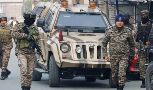 انفجار در یک ایستگاه پلیس در کشمیر هند ده ها تن کشته و زخمی شدند