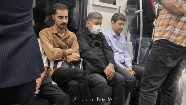 وزیر ارتباطات خودرو را کنار گذاشت