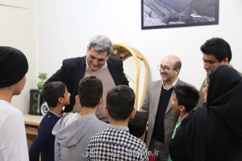 شهردار تهران: داشتن نوجوان كارتن خواب در شأن ایران و ایرانی نیست